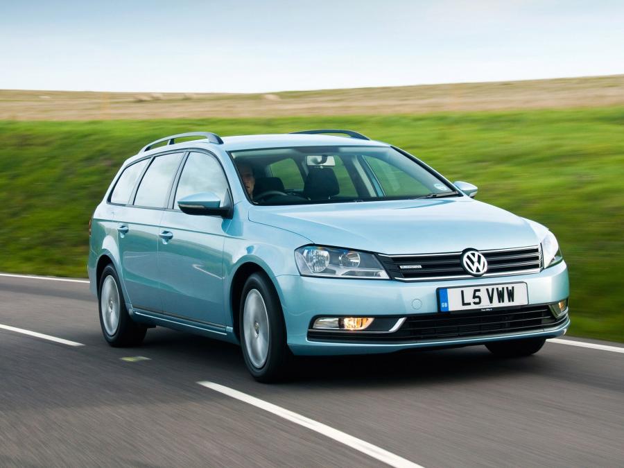  Volkswagen Passat BlueMotion Variant 2010 года  (UK) (фото 10 из 11)